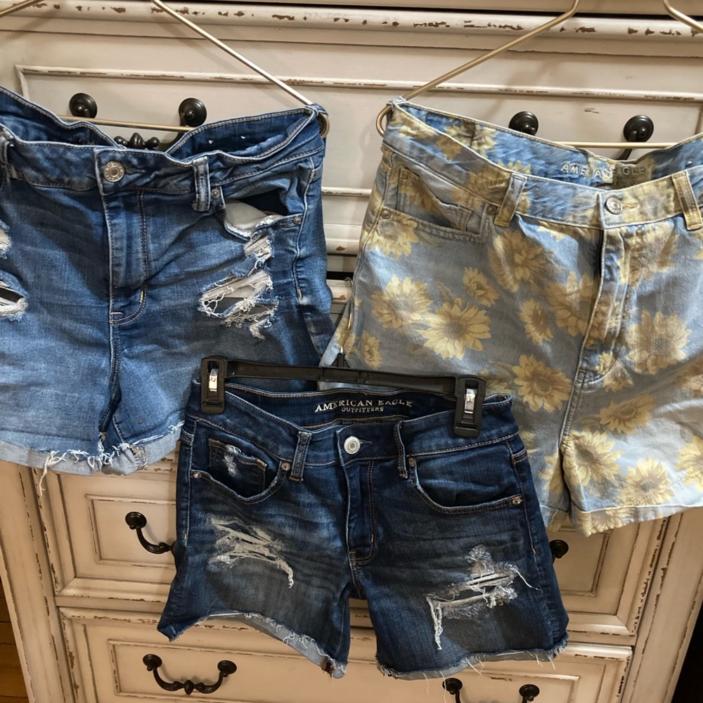 Lot of 3 pairs of American eagle Jean shorts